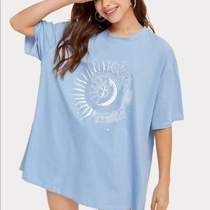 oversized tee! runs a big large and very comfy!